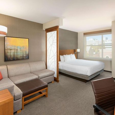 Hyatt Place Greenville Downtown Екстериор снимка