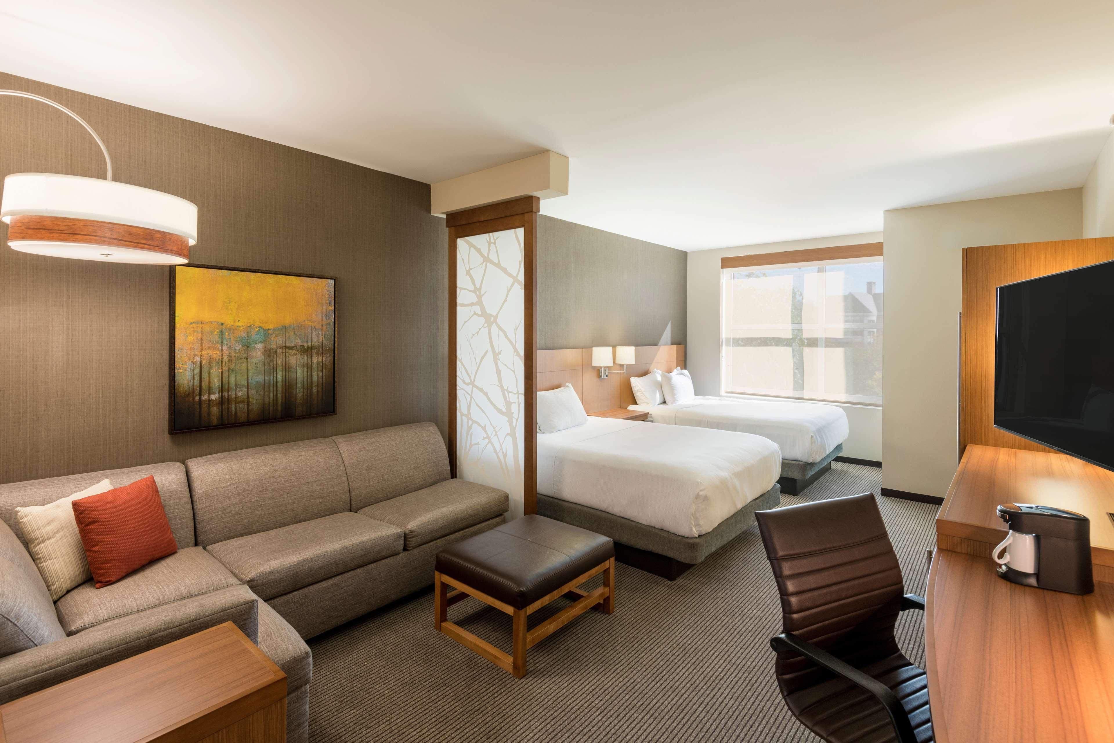 Hyatt Place Greenville Downtown Екстериор снимка