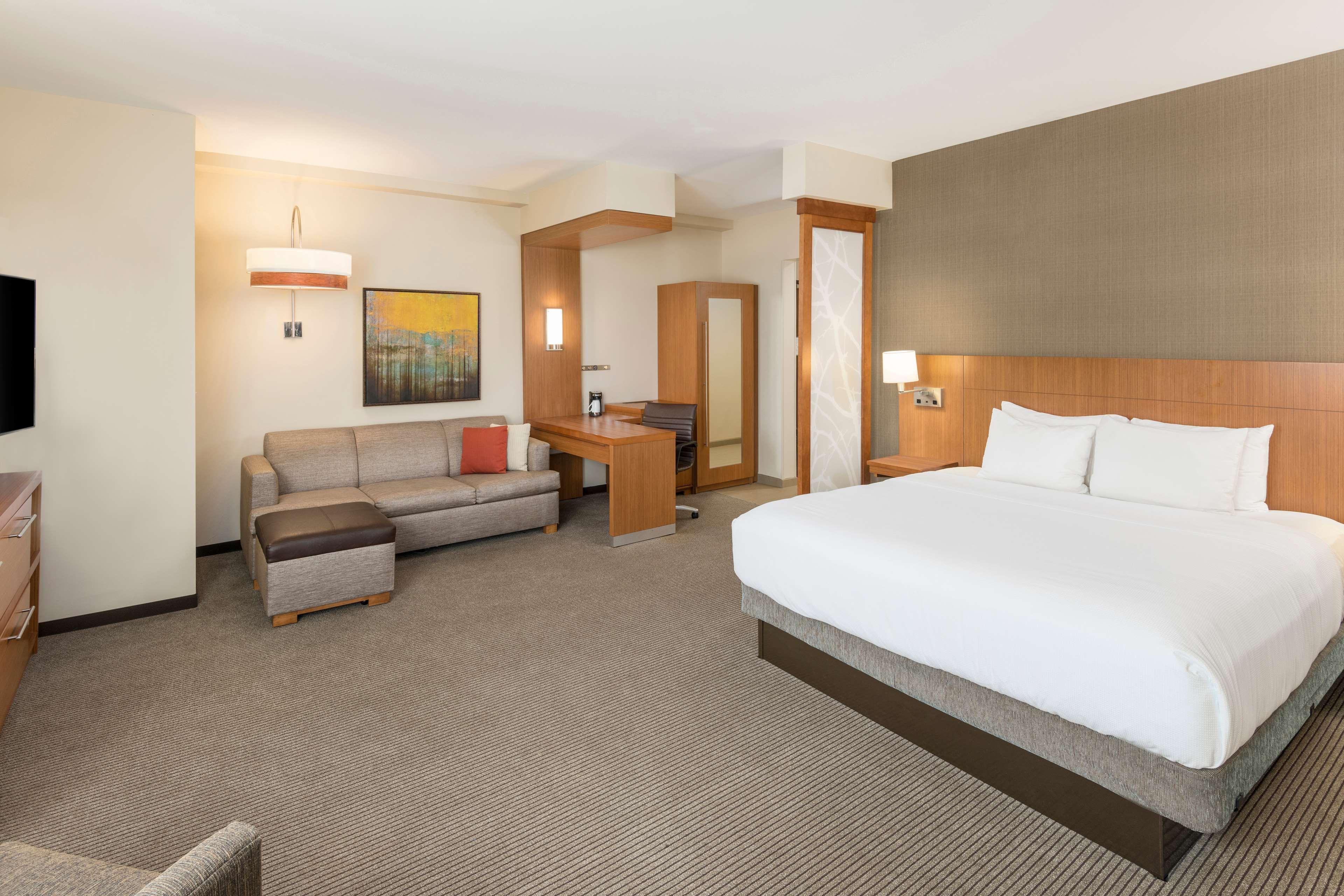 Hyatt Place Greenville Downtown Екстериор снимка