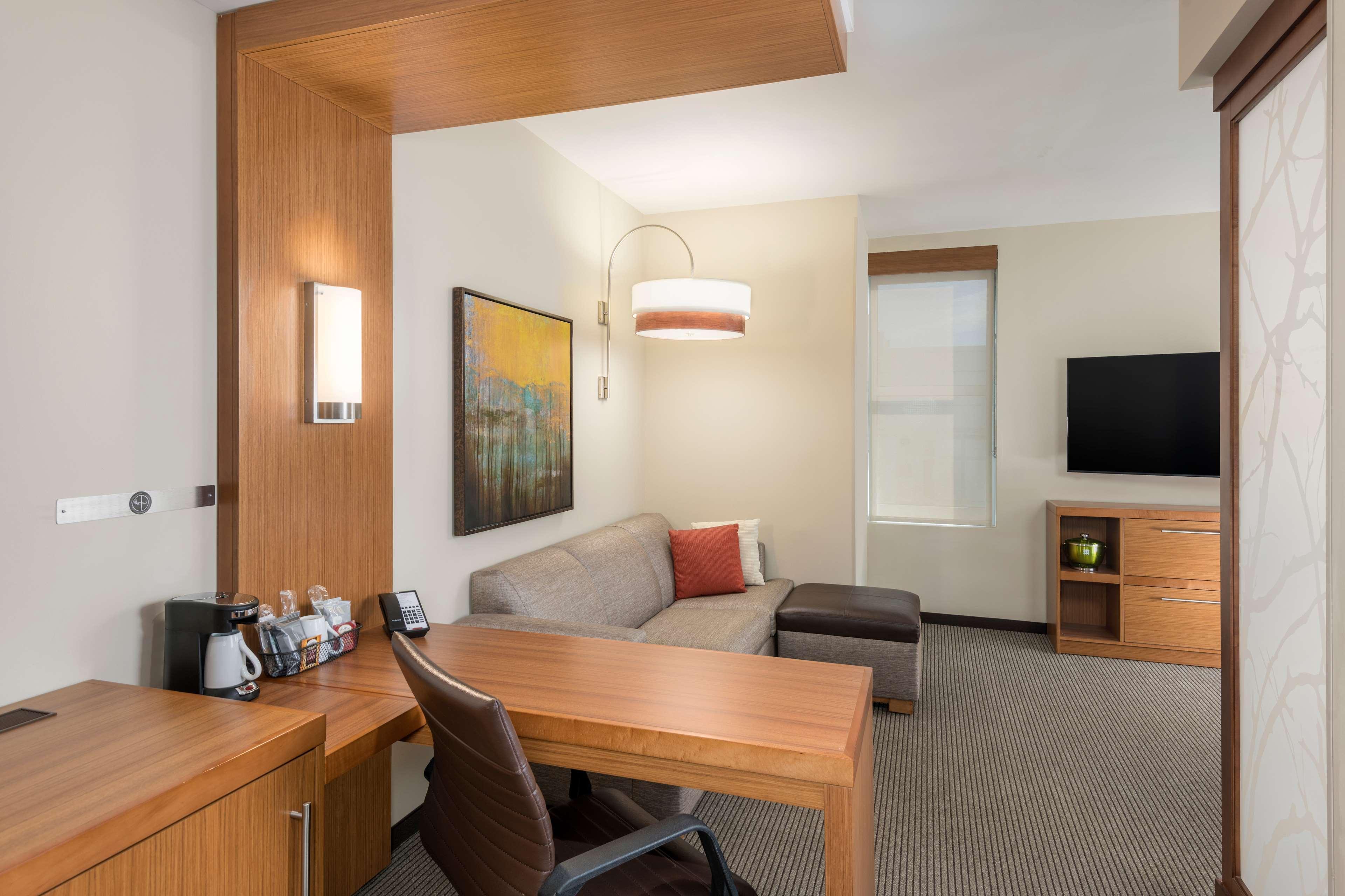 Hyatt Place Greenville Downtown Екстериор снимка
