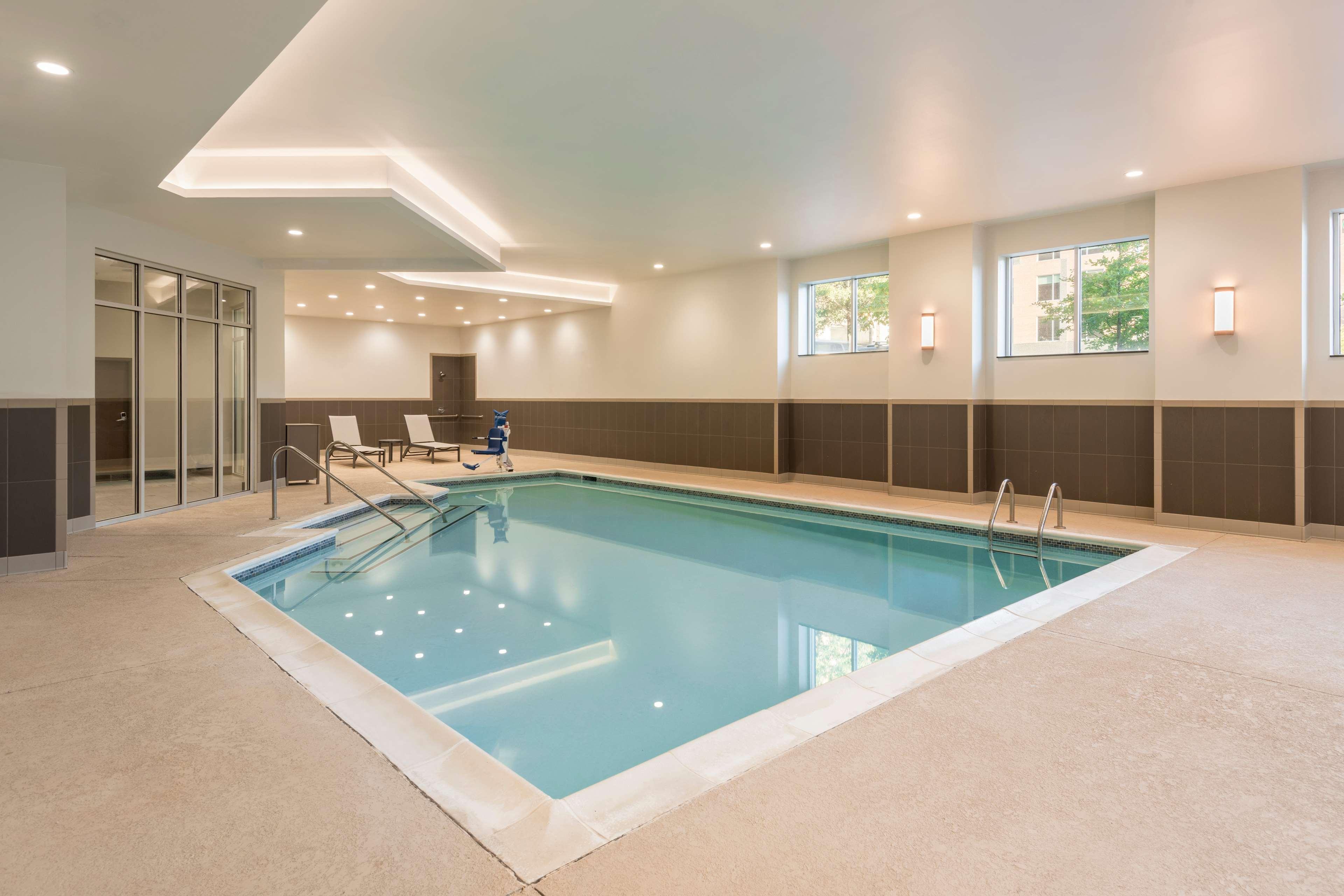 Hyatt Place Greenville Downtown Екстериор снимка