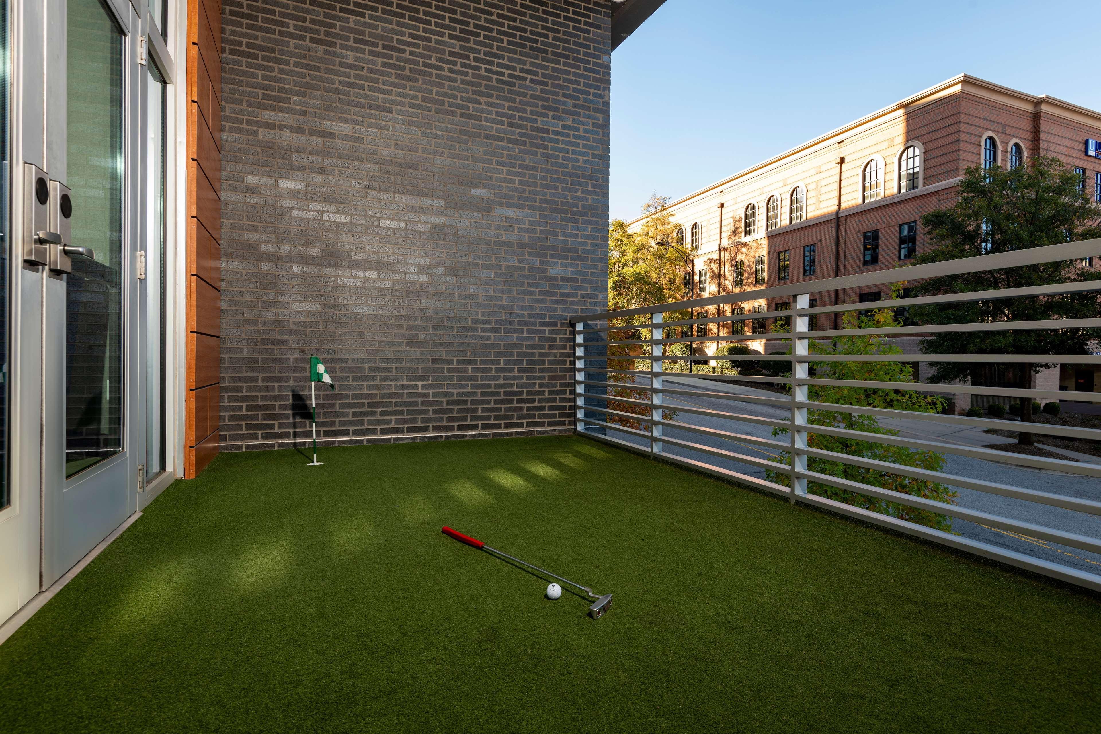 Hyatt Place Greenville Downtown Екстериор снимка