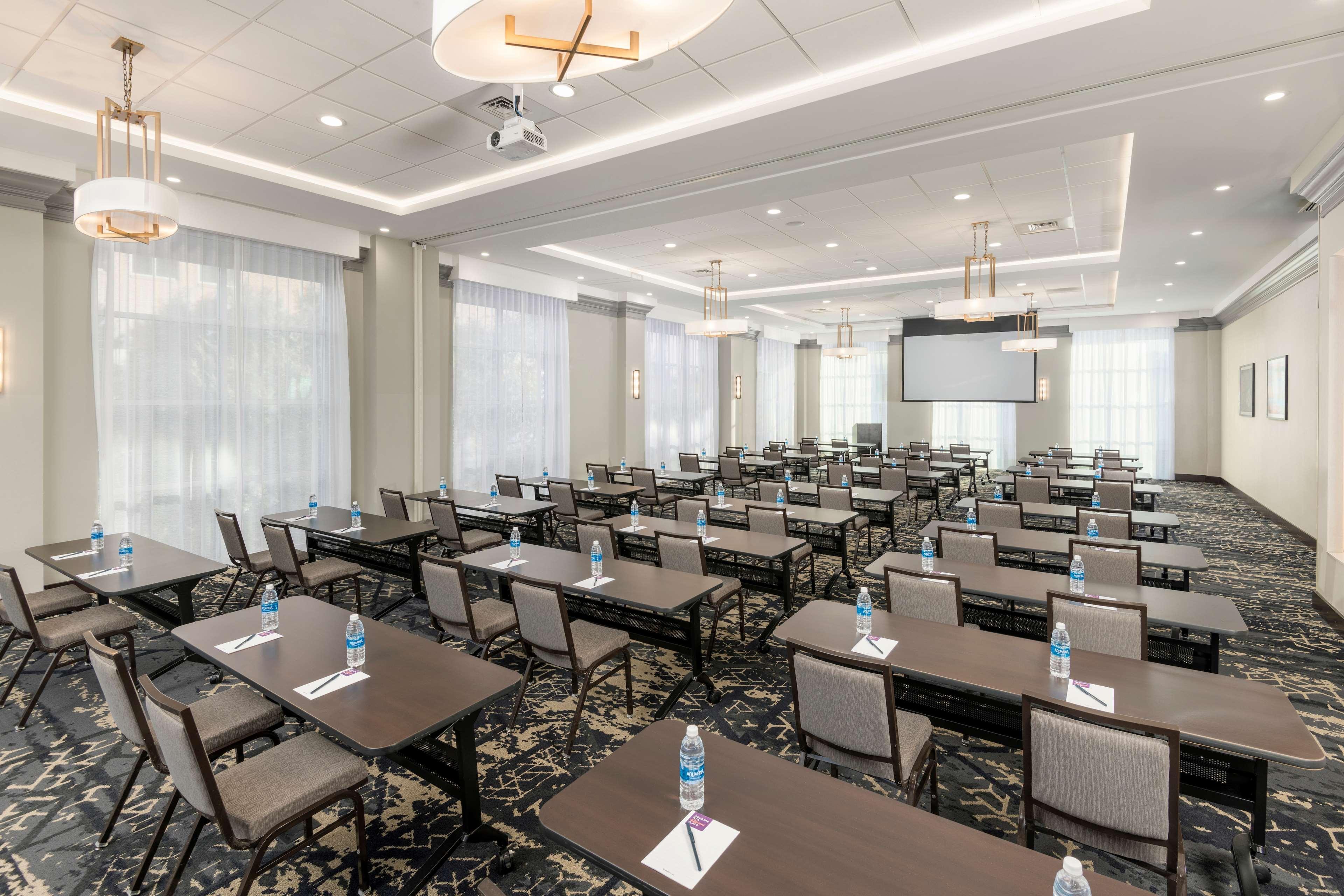 Hyatt Place Greenville Downtown Екстериор снимка