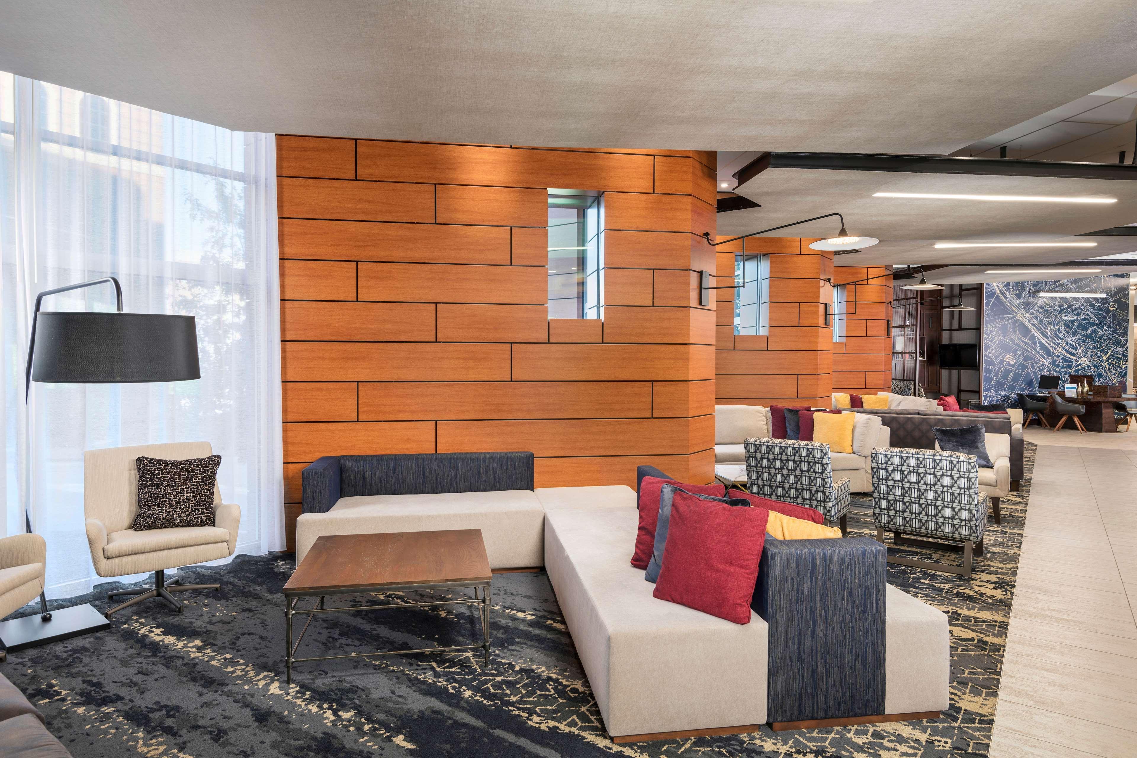 Hyatt Place Greenville Downtown Екстериор снимка