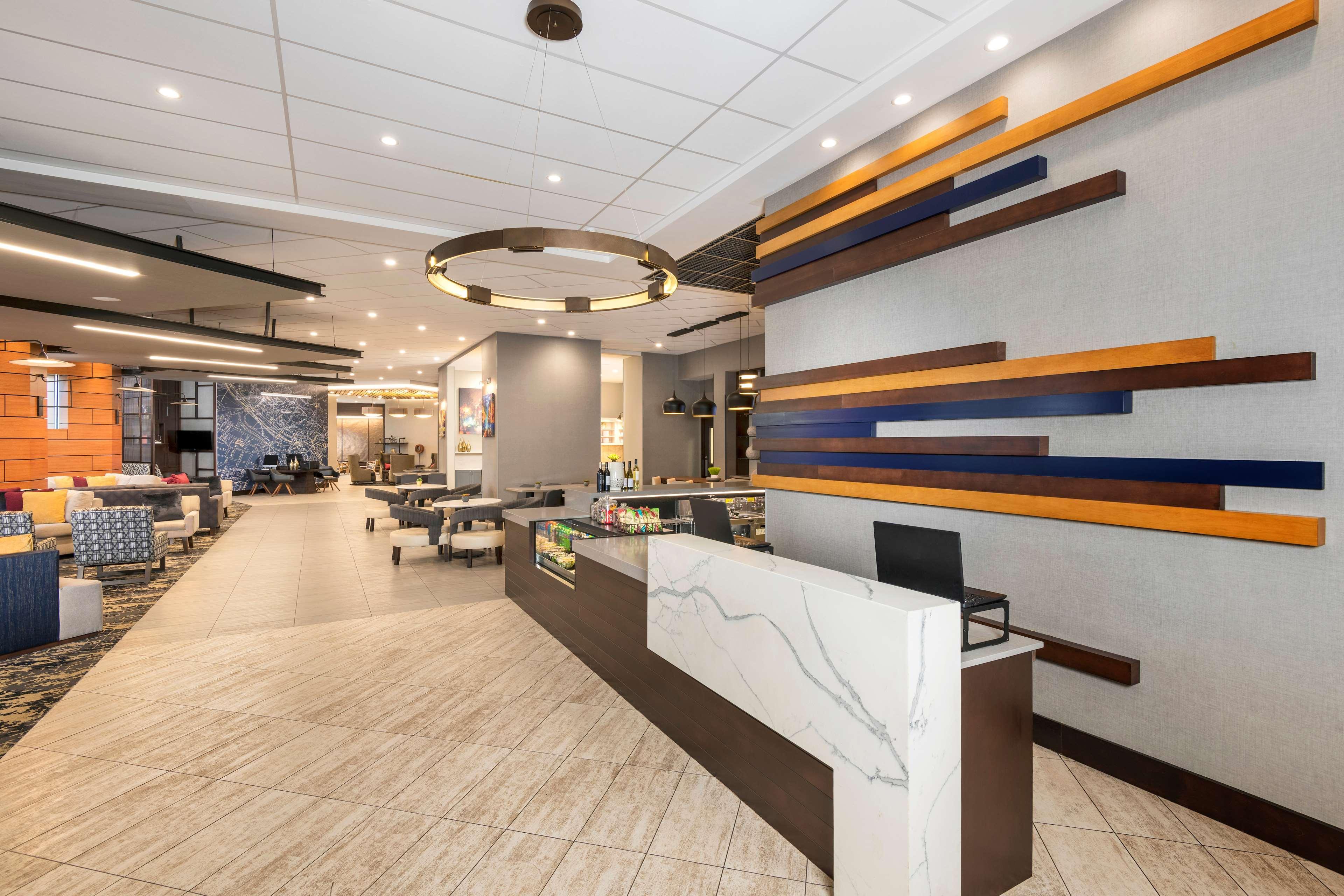 Hyatt Place Greenville Downtown Екстериор снимка