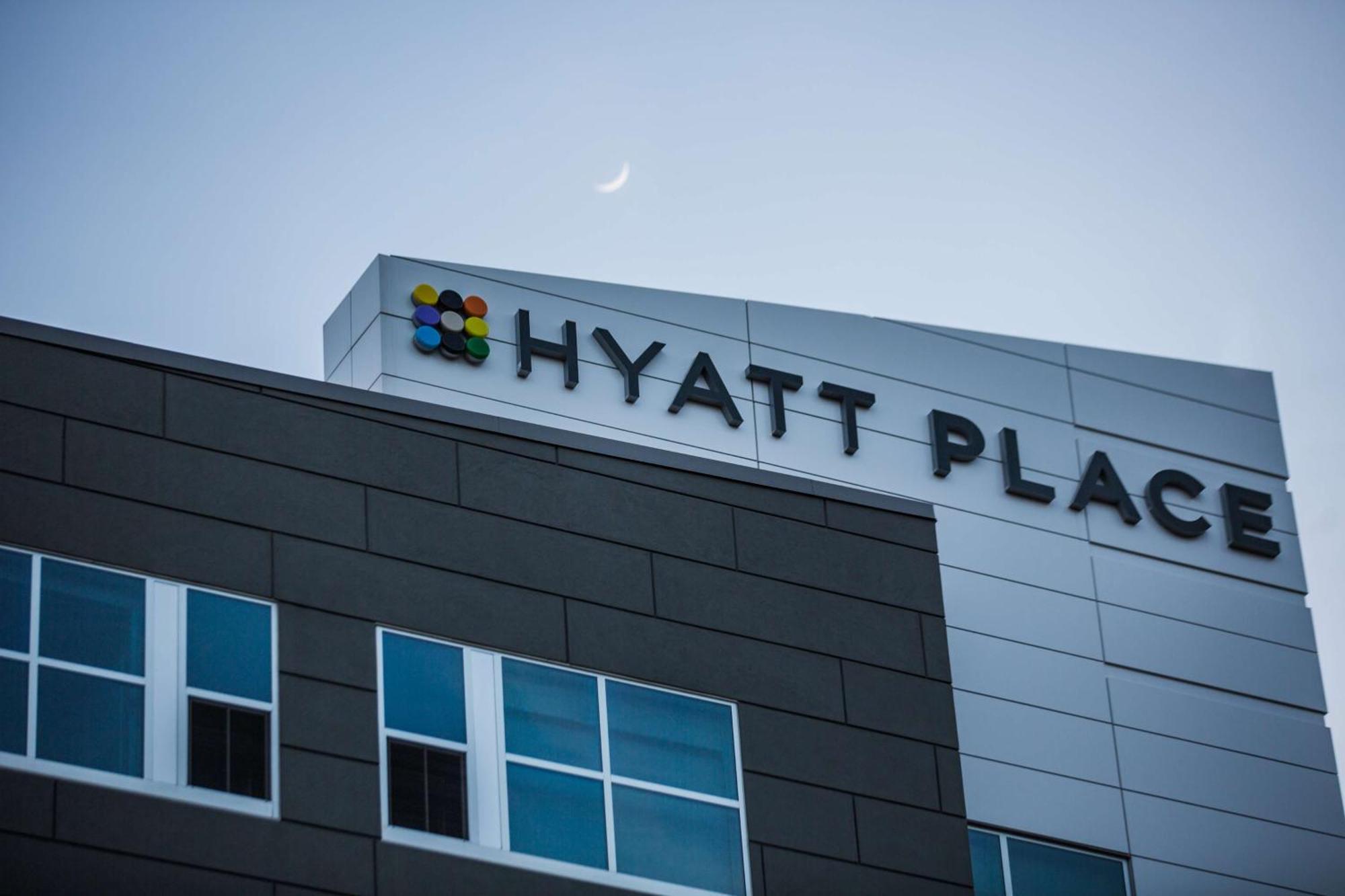 Hyatt Place Greenville Downtown Екстериор снимка