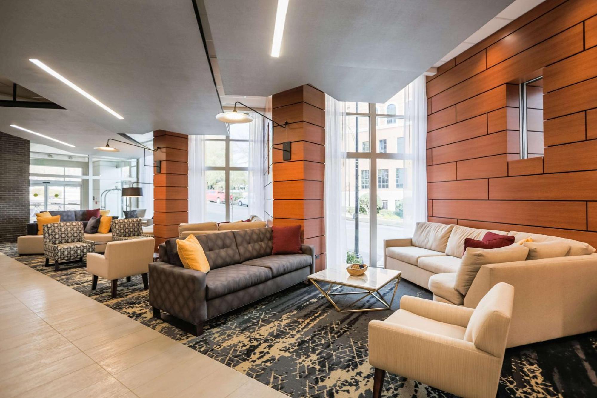 Hyatt Place Greenville Downtown Екстериор снимка