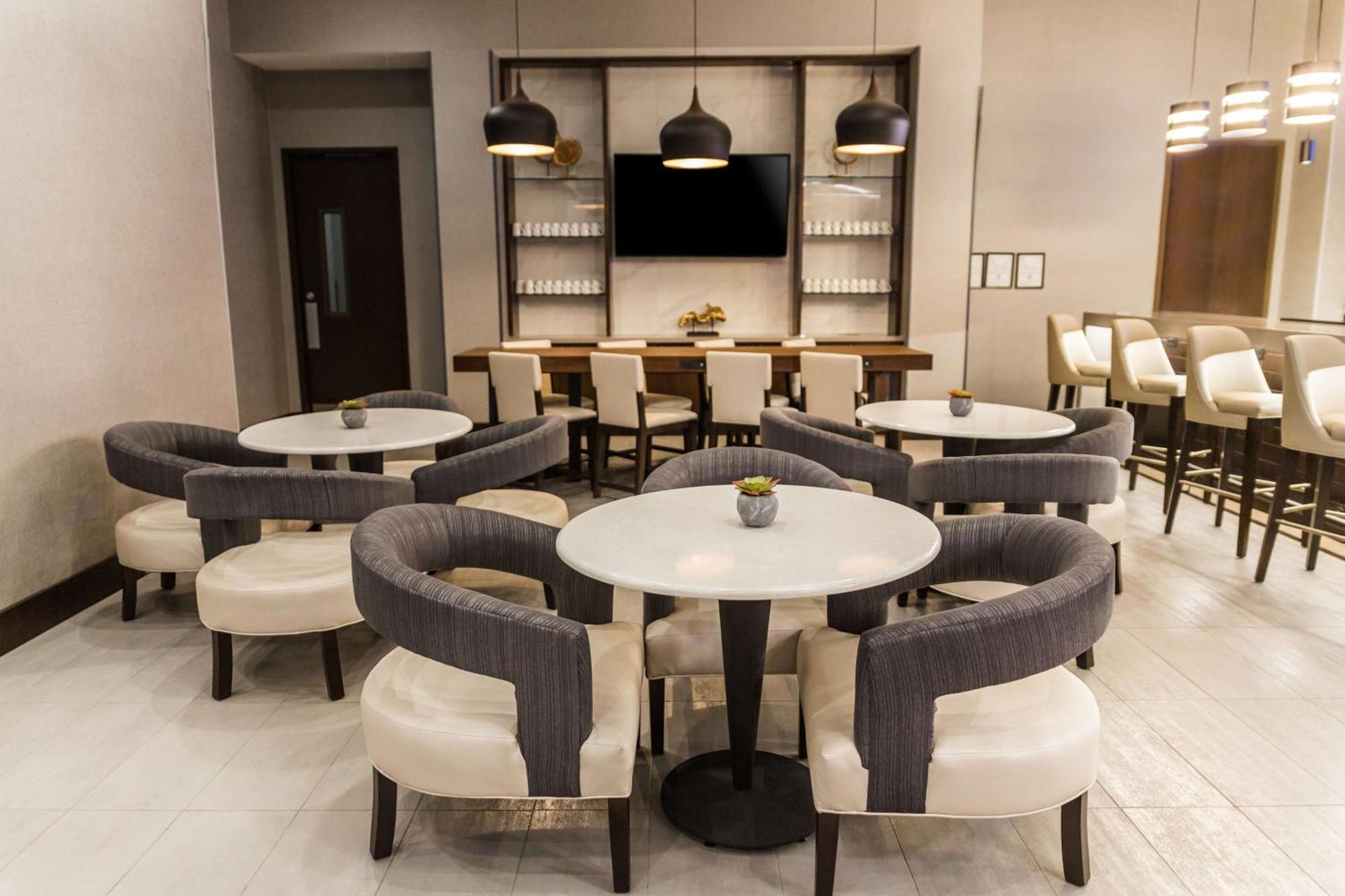 Hyatt Place Greenville Downtown Екстериор снимка