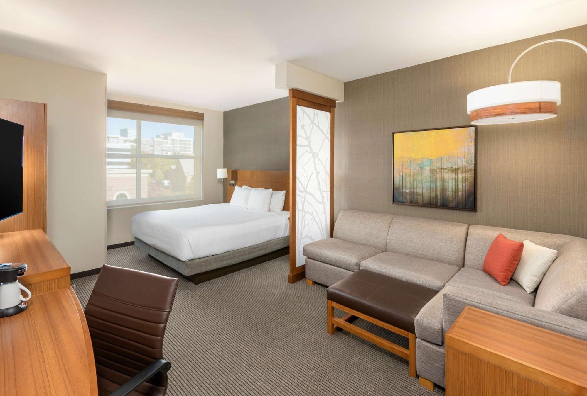 Hyatt Place Greenville Downtown Екстериор снимка