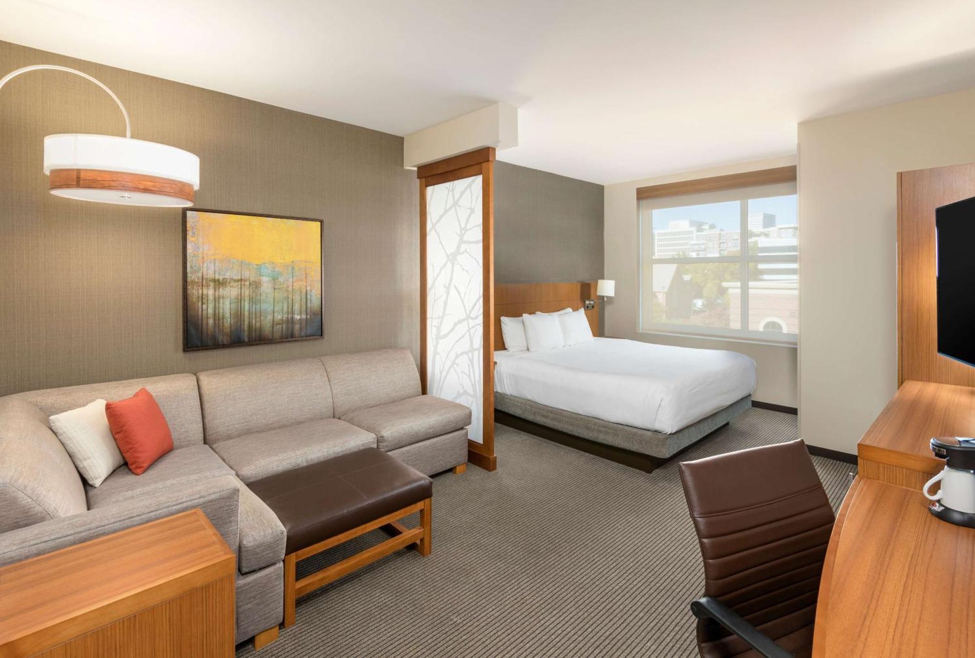 Hyatt Place Greenville Downtown Екстериор снимка